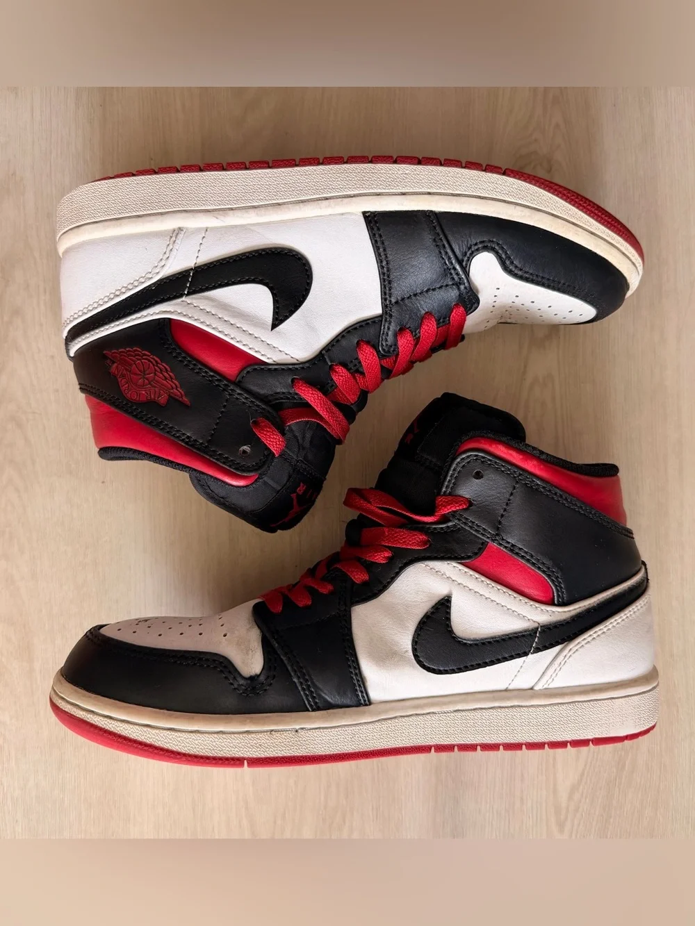 Jordan Air Jordan 1 Mid Gym Red Black Toe White Red Black DQ8426-106 Sz 7.5